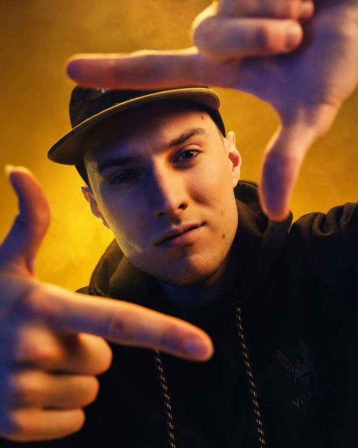 DJ-6YQ2M